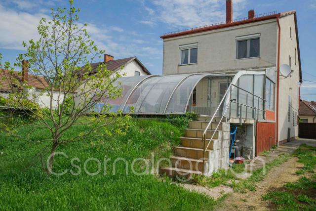 Csorna - Összkomfortos, 3 szoba + nappalis családi ház